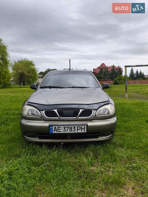 Седан Daewoo Lanos 2004 в Новомосковске