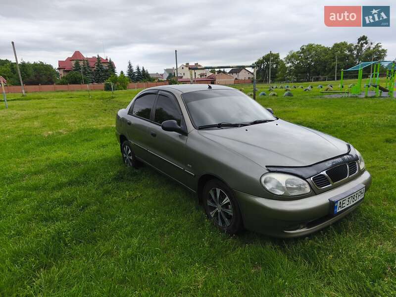 Седан Daewoo Lanos 2004 в Новомосковске