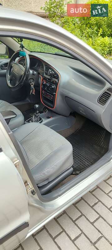 Седан Daewoo Lanos 2003 в Тернополі