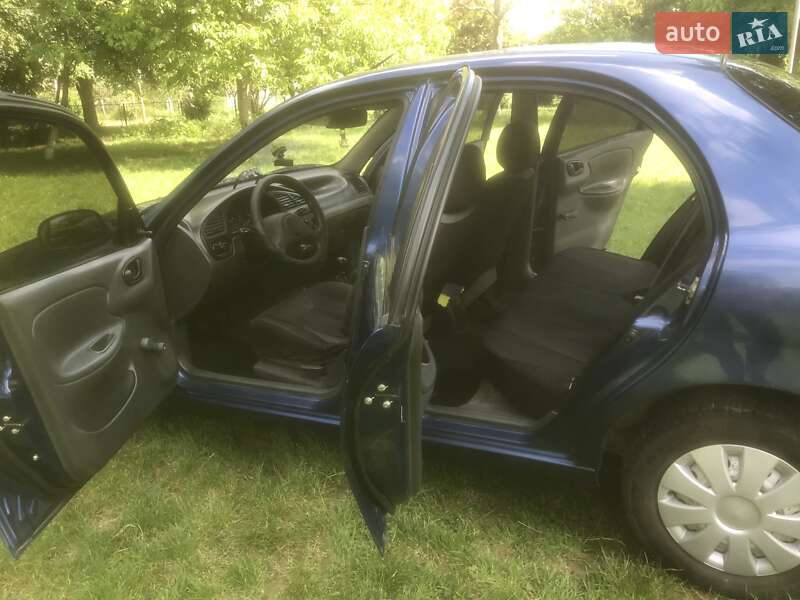 Седан Daewoo Lanos 2008 в Ужгороді