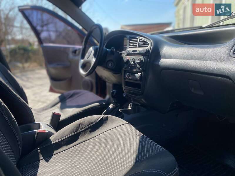 Седан Daewoo Lanos 2003 в Миколаєві