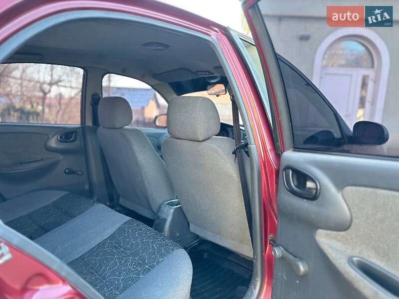 Седан Daewoo Lanos 2003 в Миколаєві