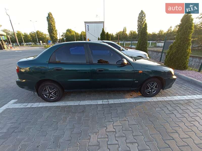 Седан Daewoo Lanos 2003 в Кременчуці