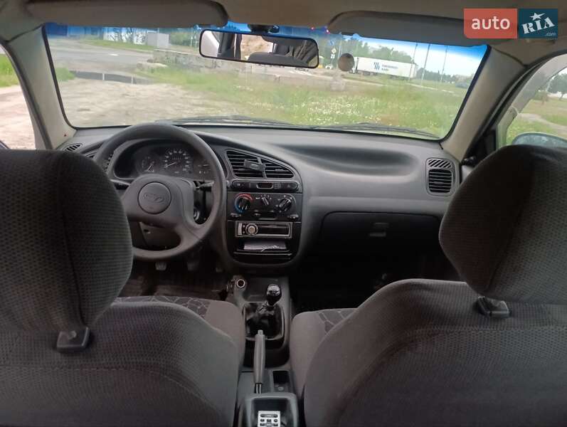 Седан Daewoo Lanos 2004 в Киеве
