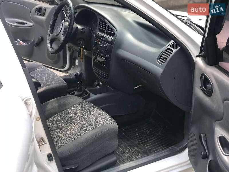 Седан Daewoo Lanos 2011 в Днепре