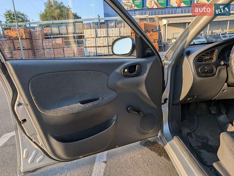 Седан Daewoo Lanos 2005 в Днепре