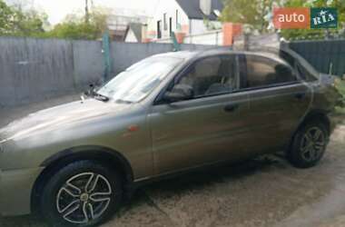 Седан Daewoo Lanos 2000 в Киеве