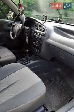 Седан Daewoo Lanos 2004 в 