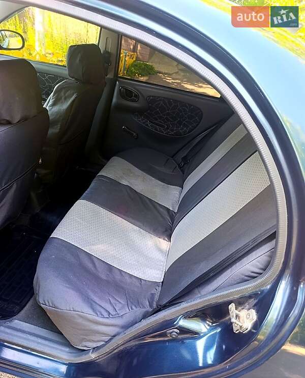 Седан Daewoo Lanos 2002 в Беляевке