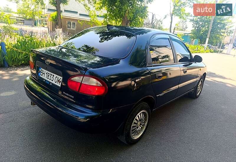 Седан Daewoo Lanos 2002 в Беляевке