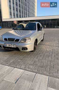 Хетчбек Daewoo Lanos 2001 в Дніпрі