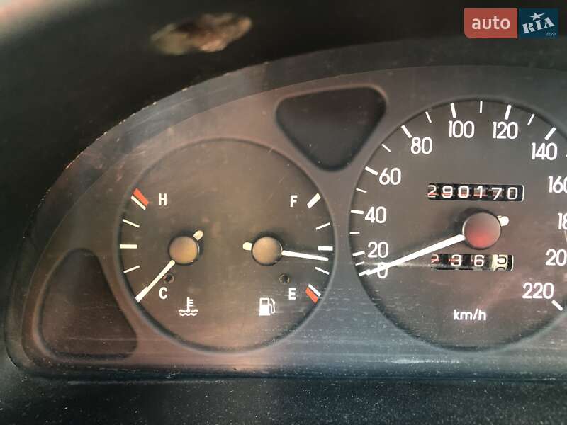 Седан Daewoo Lanos 2004 в Луцьку