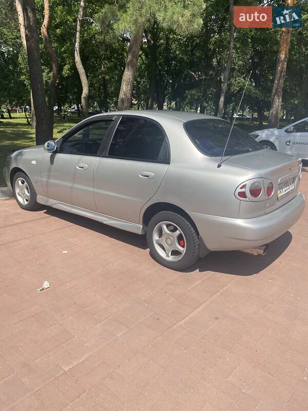 Седан Daewoo Lanos 2001 в 