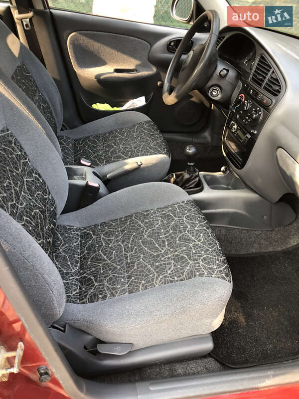 Седан Daewoo Lanos 2005 в Львове