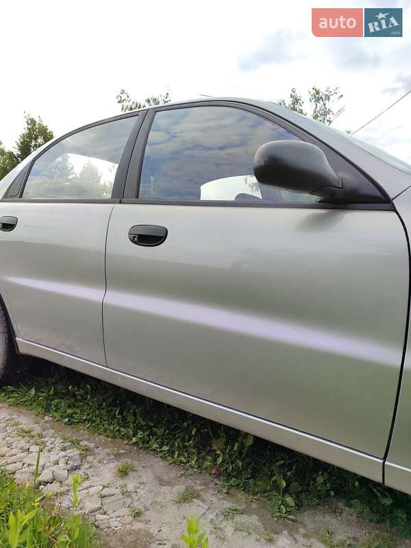 Седан Daewoo Lanos 2004 в Кременці