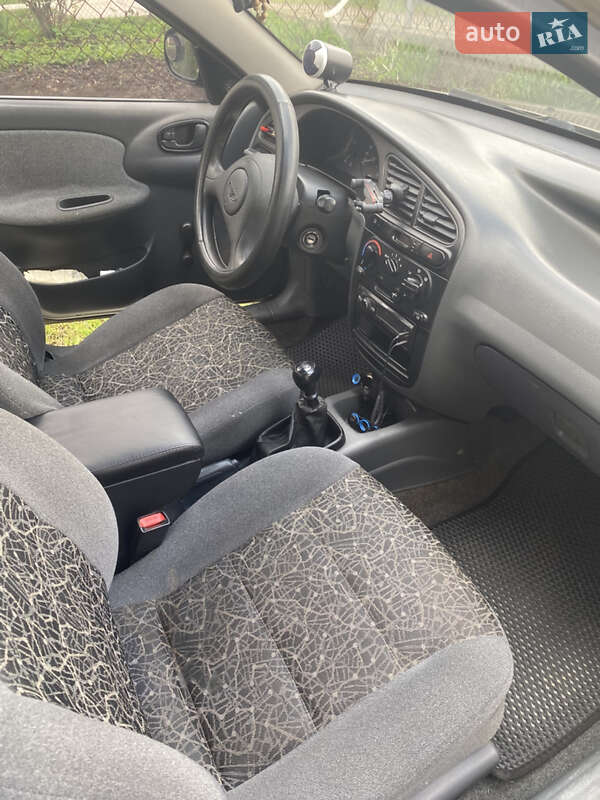 Седан Daewoo Lanos 2004 в Новом Роздоле
