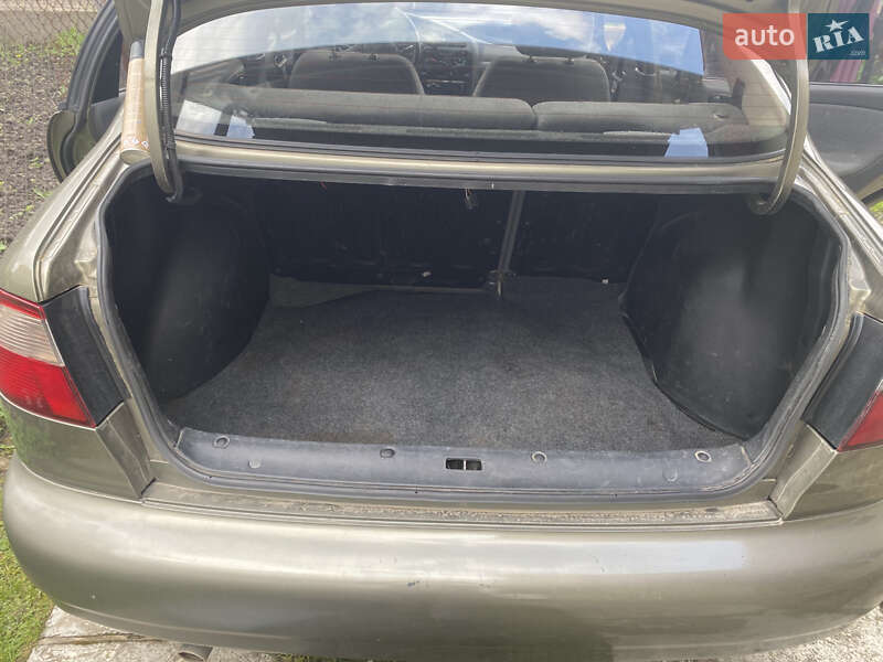 Седан Daewoo Lanos 2004 в Новом Роздоле