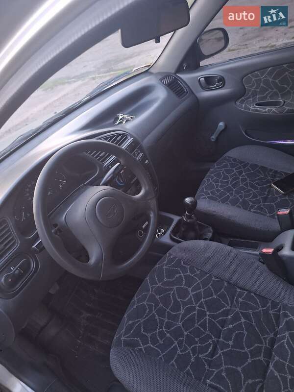 Седан Daewoo Lanos 2002 в Черкассах