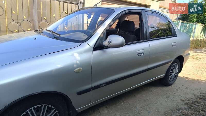 Седан Daewoo Lanos 2003 в Измаиле
