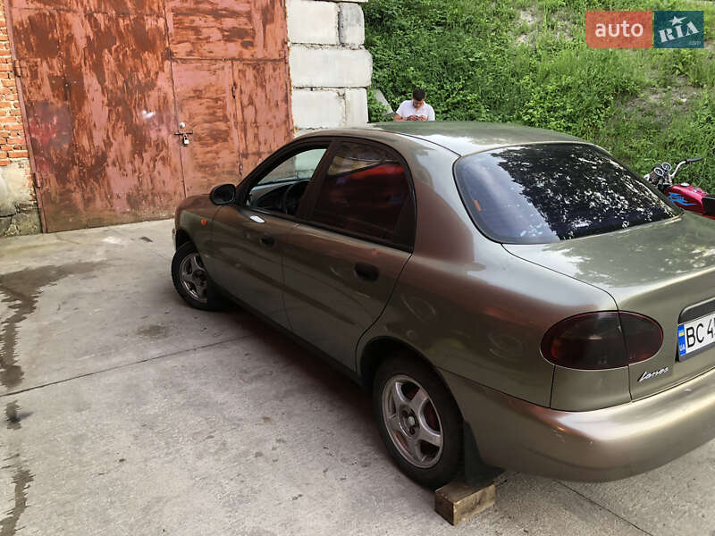 Седан Daewoo Lanos 2003 в Жовкве