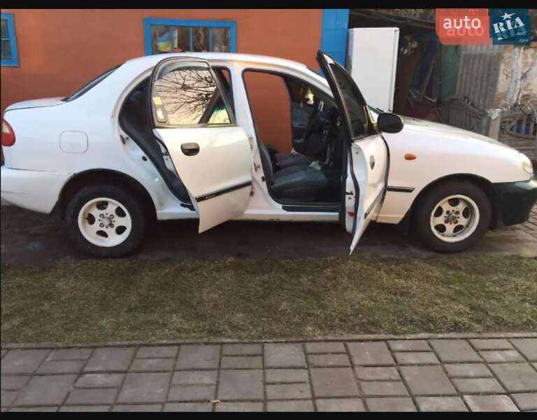 Седан Daewoo Lanos 1998 в Узине