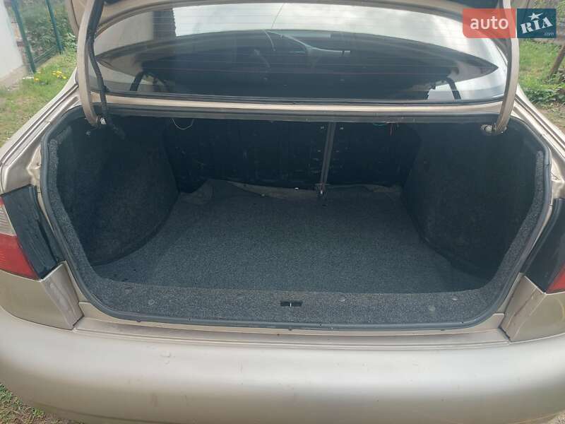 Седан Daewoo Lanos 2004 в Львове