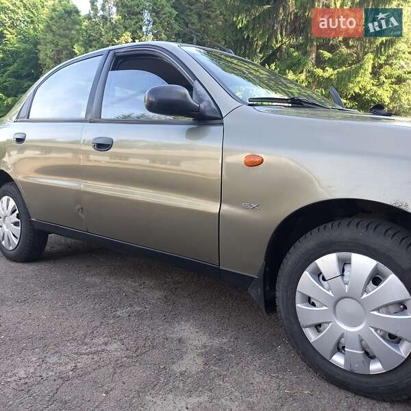 Седан Daewoo Lanos 2003 в Львове