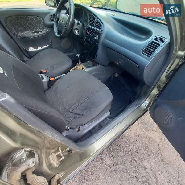 Седан Daewoo Lanos 2003 в Львове