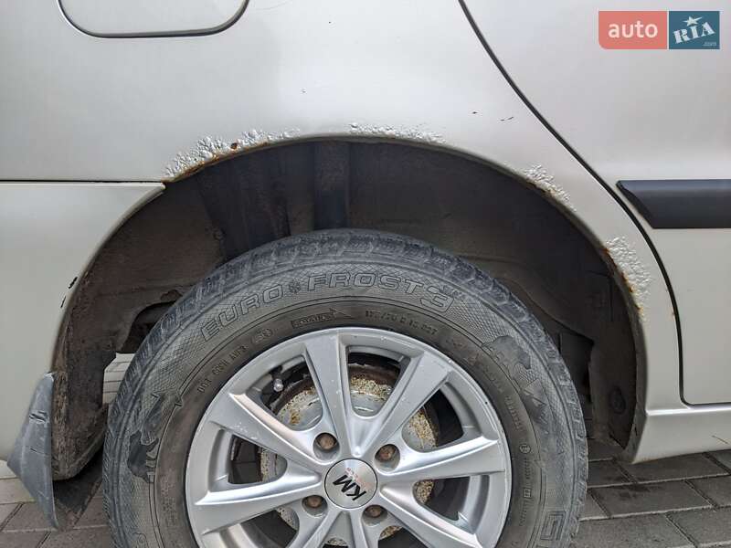 Седан Daewoo Lanos 2005 в Новояворовске