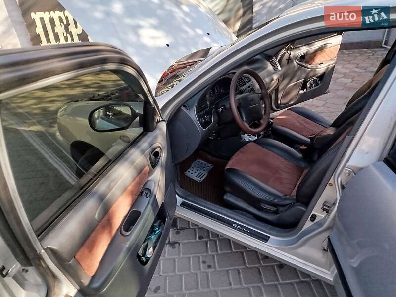Седан Daewoo Lanos 2006 в Покрові