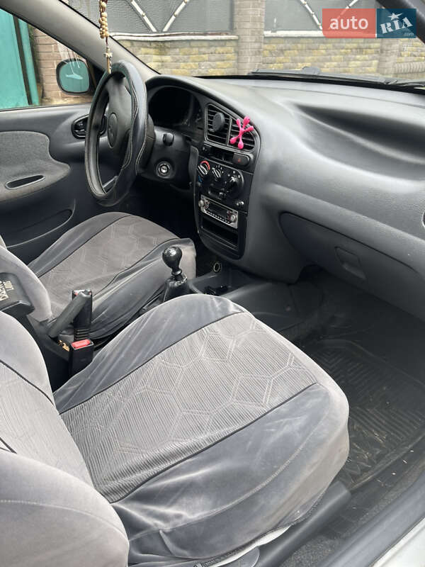 Седан Daewoo Lanos 2006 в Надворной
