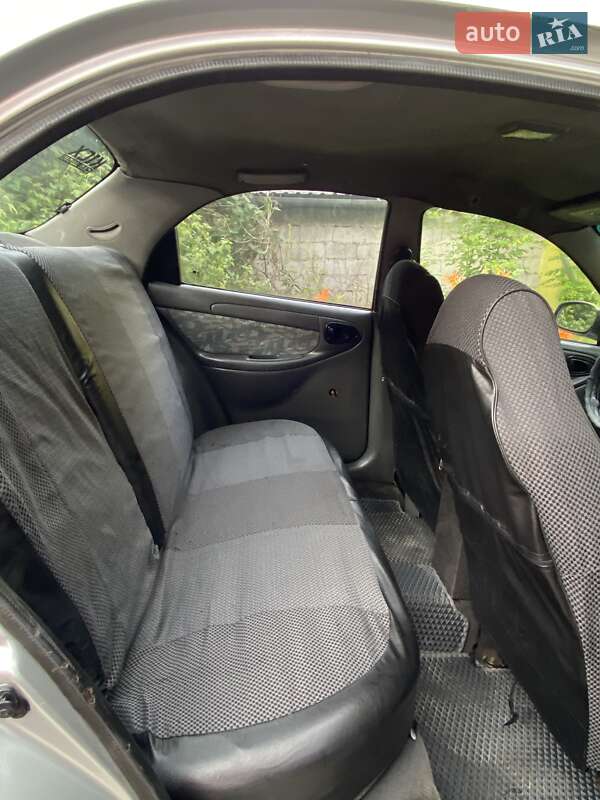 Седан Daewoo Lanos 2003 в Днепре