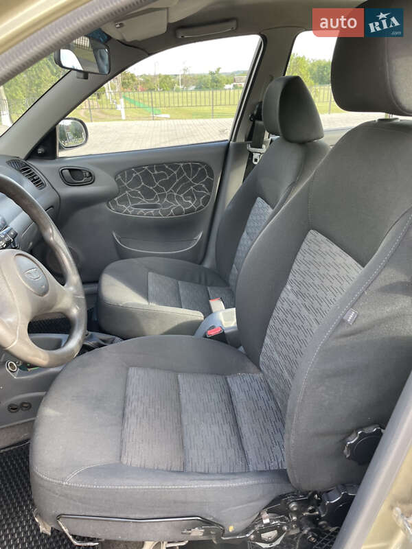 Седан Daewoo Lanos 2002 в Близнюках