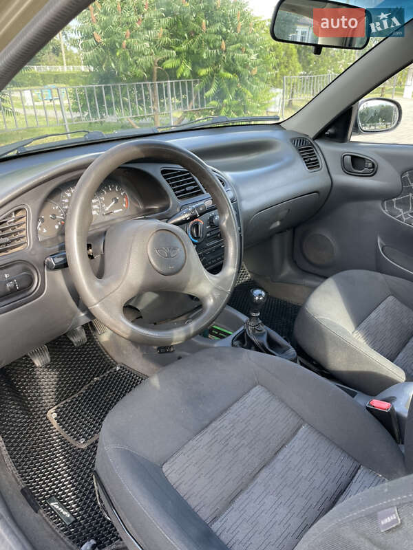 Седан Daewoo Lanos 2002 в Близнюках