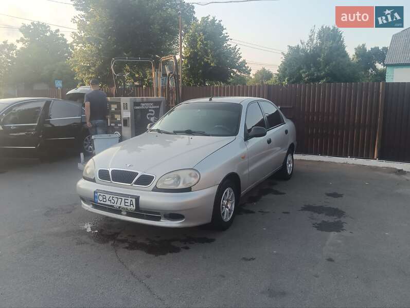 Седан Daewoo Lanos 2003 в Мене