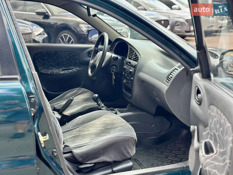 Седан Daewoo Lanos 2004 в Киеве