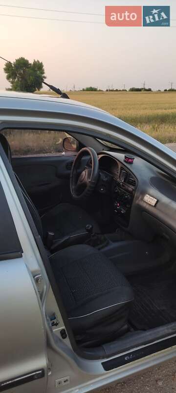 Седан Daewoo Lanos 2005 в Покрове