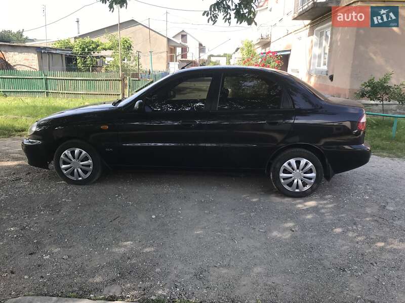 Седан Daewoo Lanos 2008 в Гусятині