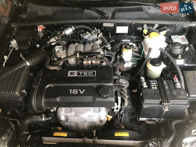 Седан Daewoo Lanos 2008 в Гусятині