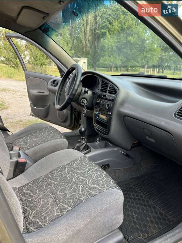 Седан Daewoo Lanos 2005 в Днепре