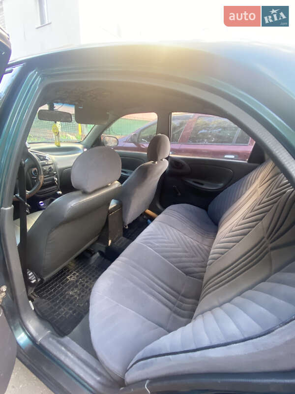 Седан Daewoo Lanos 1998 в Каневе