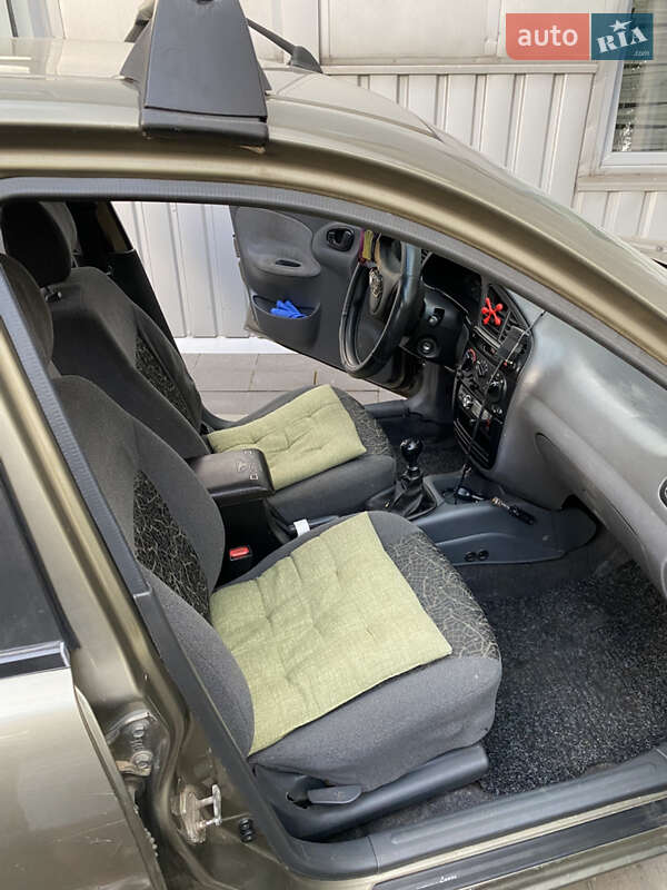 Седан Daewoo Lanos 2005 в Львове