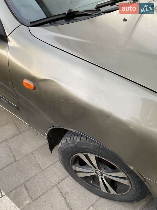 Седан Daewoo Lanos 2005 в Львове