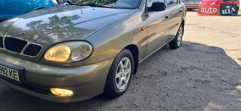 Хэтчбек Daewoo Lanos 2003 в Днепре