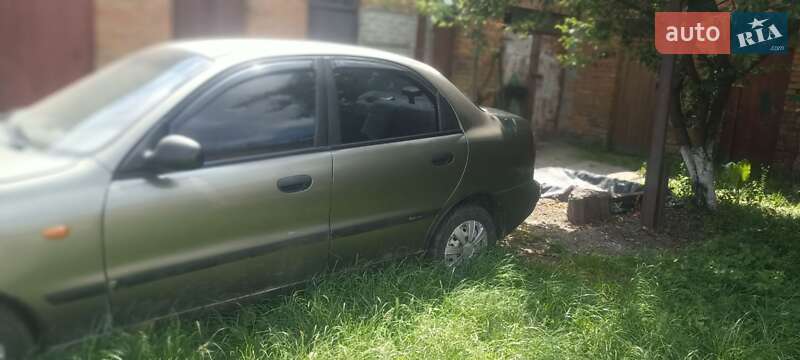 Седан Daewoo Lanos 2002 в Черном Острове