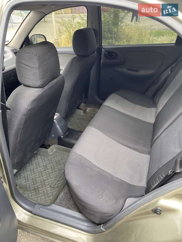 Седан Daewoo Lanos 2006 в Новомосковске