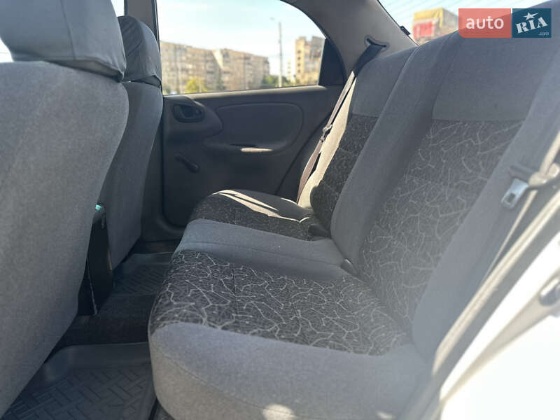 Седан Daewoo Lanos 2005 в Львове