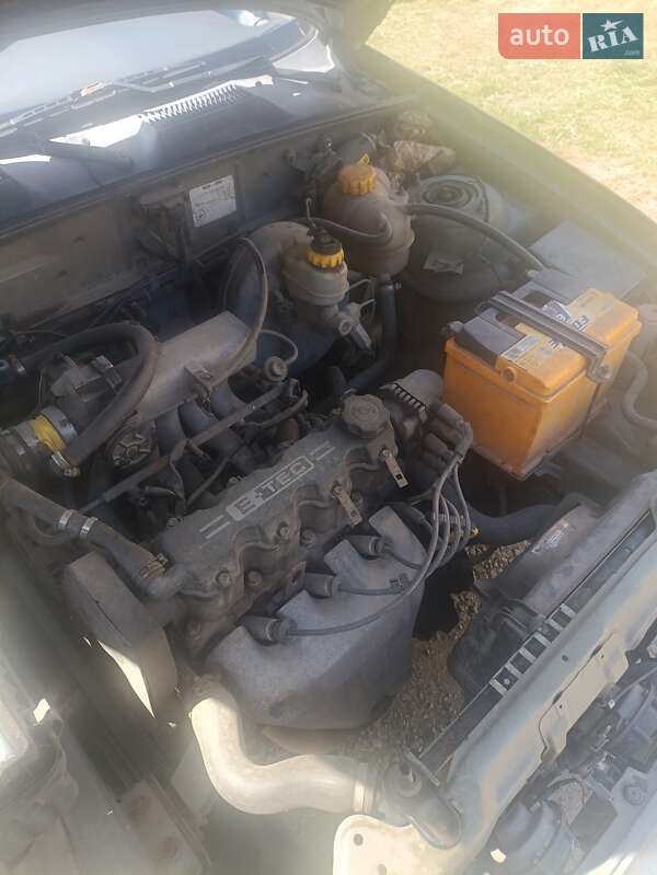 Седан Daewoo Lanos 2003 в Ровно