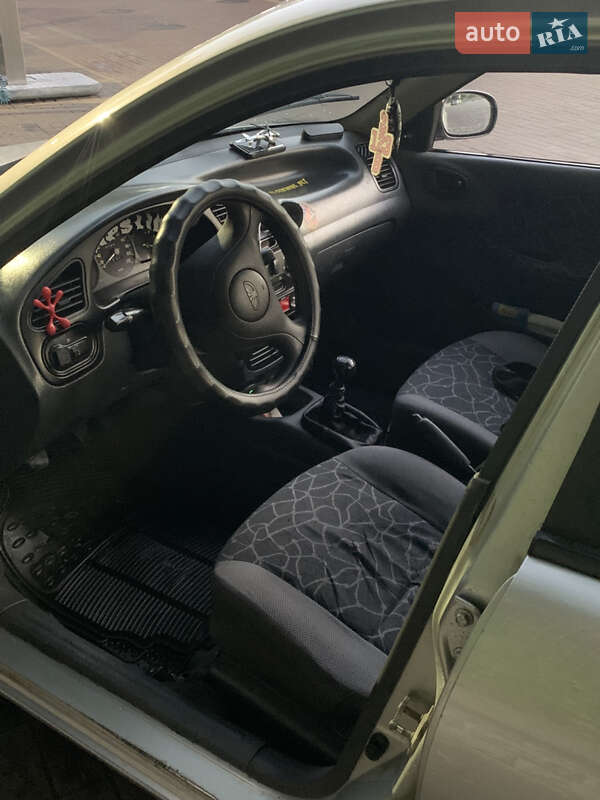 Седан Daewoo Lanos 2003 в Киеве