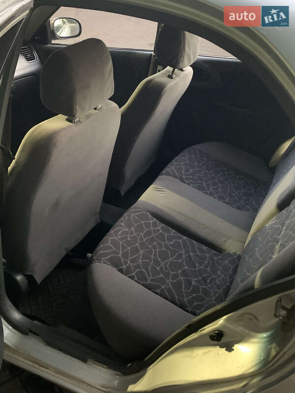 Седан Daewoo Lanos 2003 в Киеве
